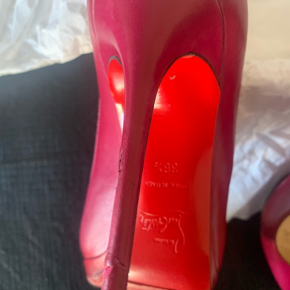 Christian Louboutin FiFi 100m patent heels. Size 36.5 - Picture 4 of 11